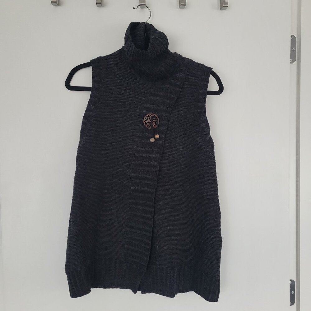 Black knit tunic